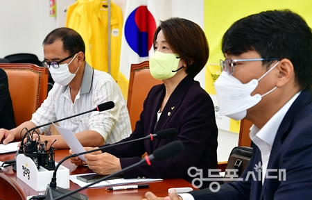 ▲정의당 이은주 비대위원장이 9월 26일 오전 국회에서 열린 비대위원회에서 “윤석열 대통령의 대국민·대국회 사과”를 촉구하고 있다. Ⓒ영등포시대