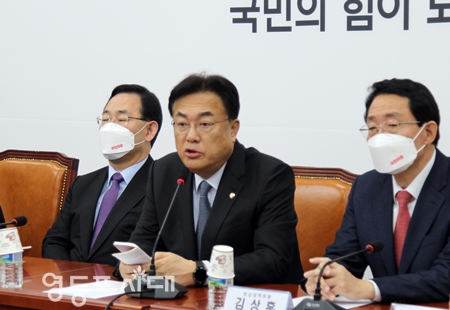 ▲정진석 비대위원장이 9일 국회에서 열린 비대위원회 모두 발언을 통해 “이재명 대표는 내일  검찰에 출두해서 자신의 수많은 범죄혐의에 대해 소상하게 소명할 것을 촉구한다”라고 말하고 있다. Ⓒ영등포시대