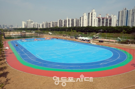 ▲▲풋살장, X-게임장, 인라인·육상트랙을 갖춘 신정교 하부 체육시설 모습/이미지=영등포구 제공
