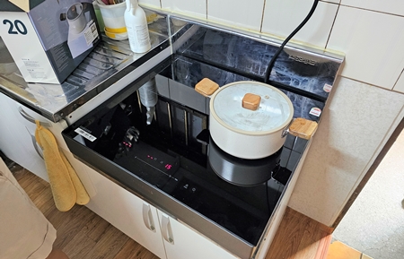 ▲ 인덕션 설치 모습