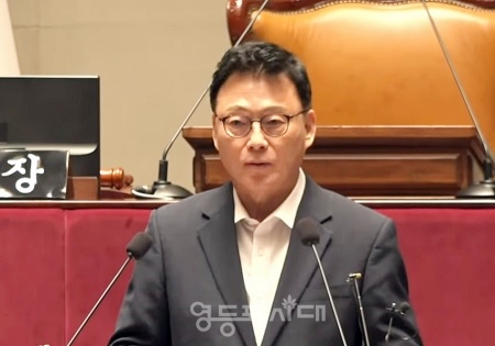 ▲박광온 원내대표가 18일 오후 국회에서 열린 의원총회 모두 발언에서 “국민이 기득권이라고 하면 우리는 수용하는 것이 옳다고 본다”라며 “불체포 특권 포기”를 요청하고 있다. Ⓒ영등포시대