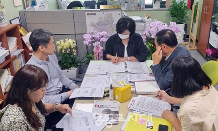 ▲옥재은 시의원(사진 가운데