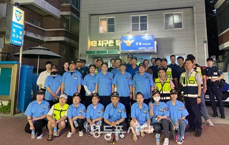 ▲구청 직원, 영등포 경찰서, 외국인자율방범대로 구성된 민‧관‧경 합동 순찰대