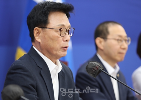 ▲박광온 원내대표가 9월 19일 국회에서 열린 원내대책회의 모두 발언에서 “대통령과 국민의힘은 해임 건의안의 무게를 무겁게 인식해야 할 것이다”라고 밝히고 있다. Ⓒ영등포시대