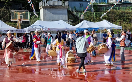 ▲10월 21일 오전 도림동민 한마음체육대회 식전 행사로 펼쳐진 흥겨운 한마당 Ⓒ영등포시대