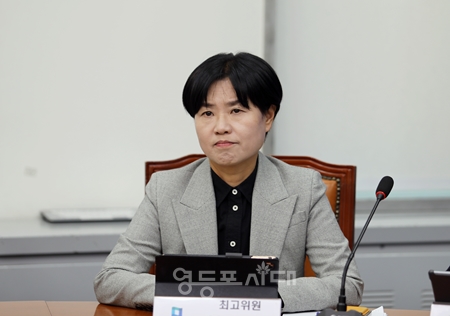 ▲서은숙 최고위원이 “표를 얻겠다고 망국의 길로 가는 윤석열 정권과 국민의힘을 심판하는 것이다”라며 “다가오는 총선에서 나라를 살려야 한다”라고 강조하고 있다. Ⓒ영등포시대