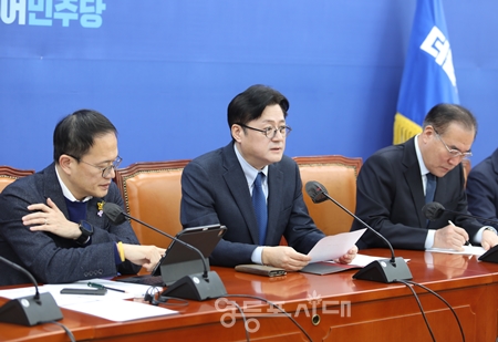 ▲홍익표 원내대표가 1월 16일 국회에서 “한동훈 위원장은 자신이 약속한 대로, 그리고 국민의 뜻에 따라서 제대로 할 수 있는 모습을 보여주시기를 바란다”라고 촉구하고 있다. Ⓒ영등포시대