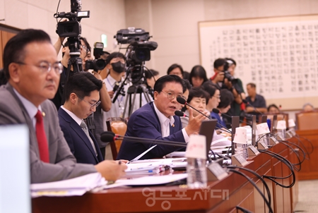 ▲7월 31일 국회에서 열린 국회 법사위원회에 참석한 국민의힘 의원들이 나란히 앉아 있다. Ⓒ영등포시대