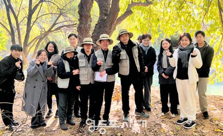 ▲숲에 참여한 지역주민과함께 기념사진/이미지 =영등포장애인복지관 제공