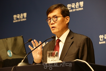 ▲이창용 한국은행 총재가 11월 28일 간담회를 열고 통화 정책 방향에 대해 밝히고 있다. Ⓒ영등포시대