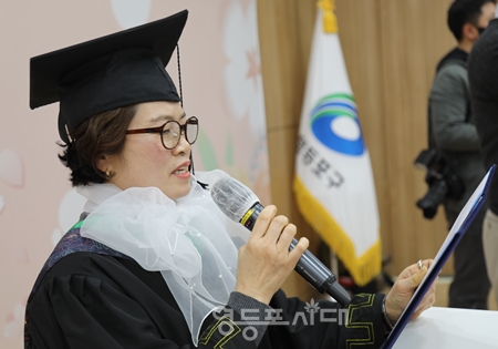 ▲정선명 졸업생 대표가 답사에서 “인생에 가장 바쁘게, 즐겁게, 빠르게 그리고 가장 빛나던 삼 년이었다”라고 밝히고 있다. Ⓒ영등포시대