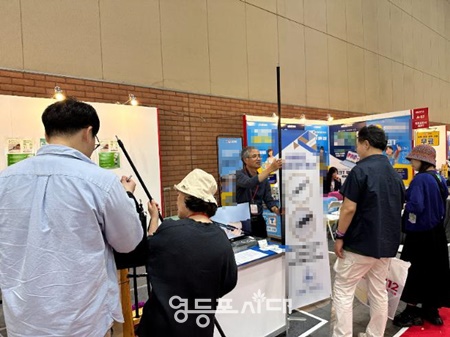 ▲영등포구 지역내 소상공인과 중소기업이 지난해 박람회에 참여해 자사 브랜드를 홍보하고 있다./이미지=영등포구 제공