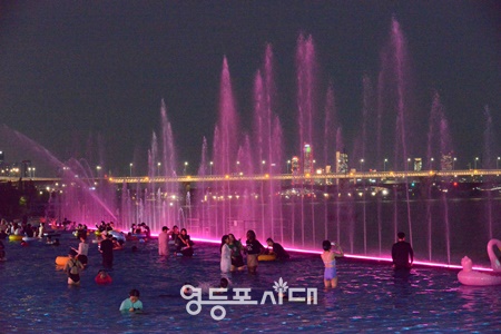 ▲빛나는 달빛수영장./이미지=서울시 제공