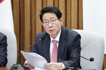 ▲김상훈 국민의힘 정책위의장이 7일 서울 여의도 국회에서 열린 원내대책회의에서 발언하고 있다. ©김정현 기자