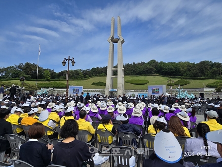 ▲5월 18일 오전, 광주 국립5.18민주 묘지에서 열린 5.18 민주화운동 45주년 기념식/이미지=이주연 광주시민 제공