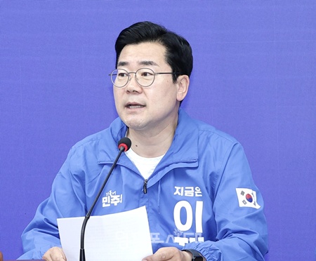 ▲박찬대 더불어민주당 중앙선거대책위원회 상임총괄선대위원장이 19일 서울 여의도 중앙당사에서 열린 중앙선대위 회의에서 발언하고 있다. ©영등포시대