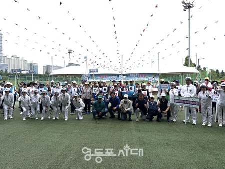▲6월 10일 오목교게이트볼전용구장에서 열린 제32회 영등포구청장기 게이트볼대회개획식에서 참가자들이 파이팅을 외치고 있다. ©영등포구체육회 제공