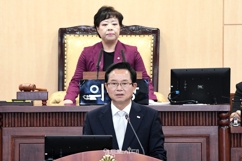 ▲최호권 영등포구청장이 12일 영등포구의회 본회의장에서 열린  2025년도 1차 정례회 1차 본회의에서 시정연설을 하고 있다. ©영등포구의회 제공