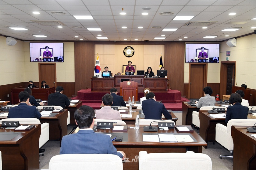 ▲12일 영등포구의회 본회의장에서 제261회 2025년도 1차 정례회 1차 본회의가 열리고 있다. ⓒ영등포구의회 제공
