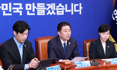 ▲김병기 민주당 당대표 직무대행(가운데)이 7월 9일 국회에서 열린 최고위원회의 모두 발언에서 “김건희(여사)도 내란 특검의 수사 대상이 될 가능성도 크다”라고 밝히고 있다. Ⓒ영등포시대