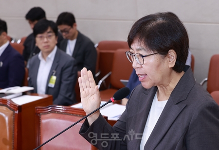 ▲정은경 보건복지부 장관 후보자가 7월 18일 국회에서 열린 인사청문회에서 선서 하고 있다.Ⓒ영등포시대
