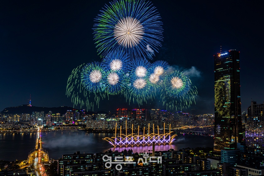 ▲지난해 열린 서울세계불꽃축제 모습. ©㈜한화 제공