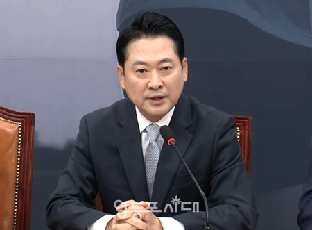 ▲장동혁 국민의힘 대표가 18일 서울 여의도 국회에서 열린 최고위원회의에서 발언하고 있다. ⓒ영등포시대