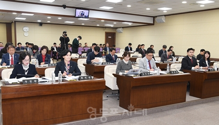 ▲영등포구의회는 27일 제265회 임시회 제2차 본회의를 열어 상정된 총 18건의 안건을 처리한 후 폐회했다./이미지=영등포구의회 제공