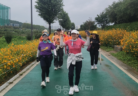 고 있다./이미지=시니어슬로우조깅협회 제공