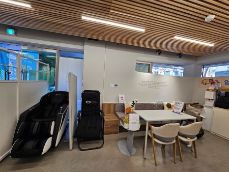 다과, 건강관리 기기, 행정편의 등을 제공하는 영등포구 이동노동자 쉼터 내부 모습(이미지=영등포구노동자종합지원센터)