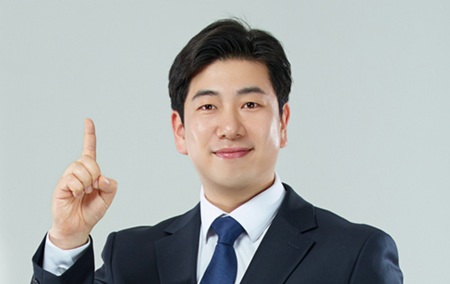 ▲5월 25일 ‘영등포 대도약’을 위한 총 7개 분야 공약을 발표한 전승관 서울시의원 후보/이미지=전승관 후보 제공  