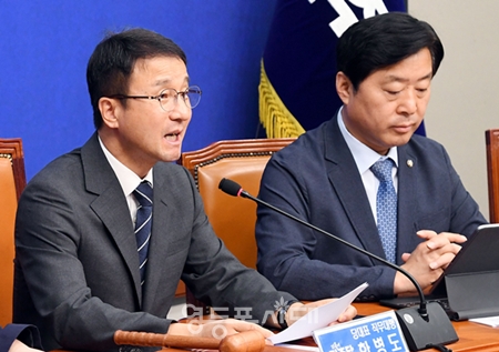 ▲한병도 원내대표(왼쪽)가 7월 1일 국회에서 열린 최고위원회의 모두발언에서 ‘일하는 국회’를 강조하고 있다. ⓒ영등포시대