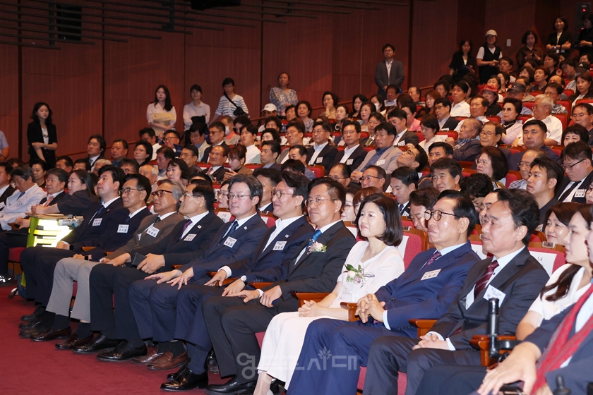 ▲조유진 영등포구청장과 김민석, 채현일 국회의원과 내빈들이 나란히 앉아 행사를 지켜보고 있다.ⓒ영등포시대