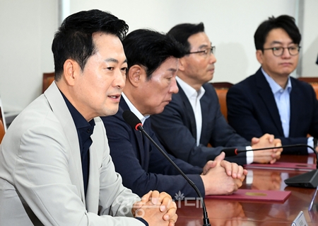 ▲장동혁 국민의힘 대표는 7월 28일 국회에서 열린 선출직 공직자 평가혁신 TF 임명장 수여식 인사말을 통해 이재명 정부를 강하게 비판하고 있다. ⓒ영등포시대 
