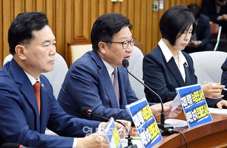 ▲정점식 국민의힘 원내대표가 9월 28일 국회에서 열린 원내대책회의 모두 발언에서 DMZ 지뢰 폭발 사고는 “북한의 저열한 도발 행위”라고 강하게 비판하고 있다. ⓒ영등포시대 