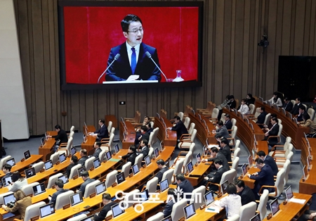 ▲한병도 민주당 원내대표가 국회 교섭단체 연설에서 “5대 성장전략을 통해, 대한민국의 대도약”을 강조하고 있다. Ⓒ영등포시대