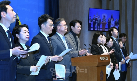 ▲민주당·조국혁신당·무소속 국회 과학기술정보방송통신위원회 위원들이 기자회견을 하고있다. ⓒ영등포시대